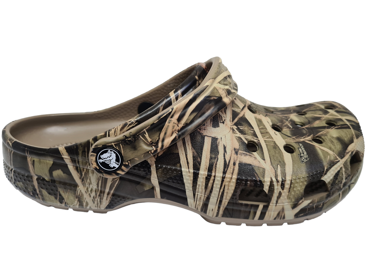 Crocs men's classic realtree hot sale